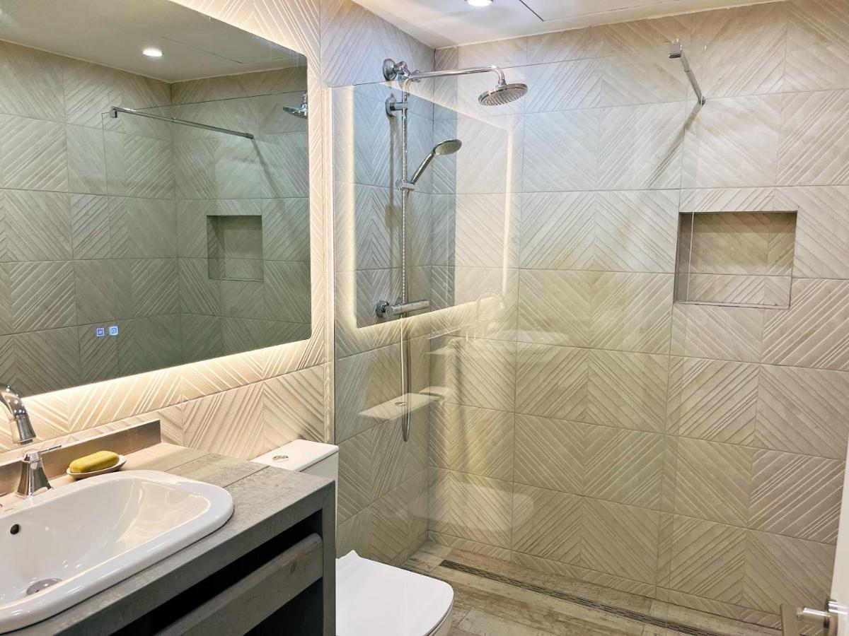 Cheerful Townhouse Center Sitges 5 Bedrooms Pool And Terrace Exterior photo