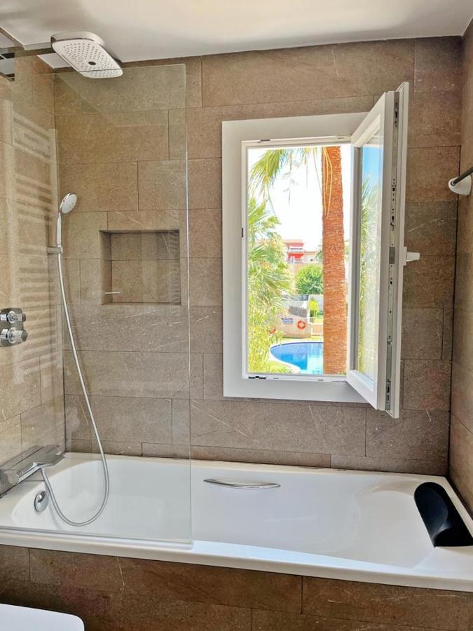 Cheerful Townhouse Center Sitges 5 Bedrooms Pool And Terrace Exterior photo
